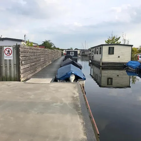 Rw-aalsmeer,waterloft Near Amsterdam And Schiphol Tatil Evi